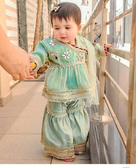 Kids Party Wear Dresses, Iftar Recipes, Kids Dress Collection, Wedding Dresses For Kids, Dresses Design, Baby Frock