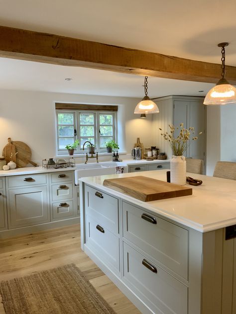 Country Style Open Plan Kitchen, Country Kitchen Open Plan, Uk Country Kitchen, House Design Uk Interior, Country House Modern Interior, Open Plan Country Kitchen, Open Plan Kitchen Dining Living Farmhouse, Cottage Architecture Design, New Build Ideas Uk