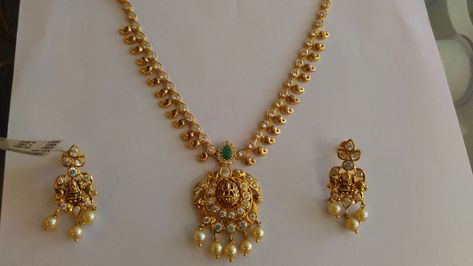 12 Grams Gold Necklace, Short Necklace Designs Gold Latest, 10 Grams Gold Necklace, Short Necklace Designs Gold, 10grams Gold Necklace Designs, 10 Grams Gold Necklace Indian, Chandraharam Designs, Necklace Designs Gold, Necklace Set Indian Bridal Jewelry