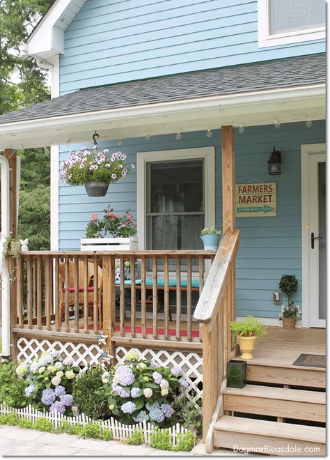 Cottagecore Porch, Lattice Porch, Cottage Garden Landscaping, Porch Cottage, Cottage Landscaping, Porch Landscaping, Cottage Porch, Porch Curtains, Blue Cottage