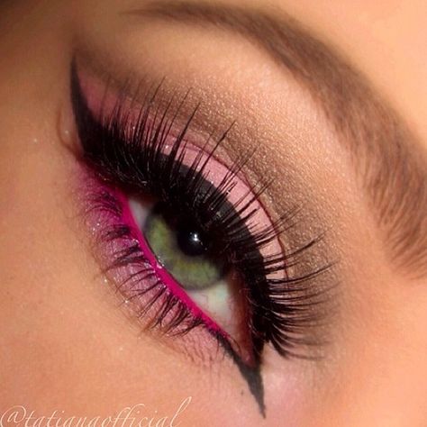 Pink Graphic Liner Makeup, Machiaj Smokey Eyes, Eye Makeup Images, Mekap Mata, Prom Eye Makeup, Pink Eye Makeup, Cute Eye Makeup, Eye Makeup Pictures, Smink Inspiration