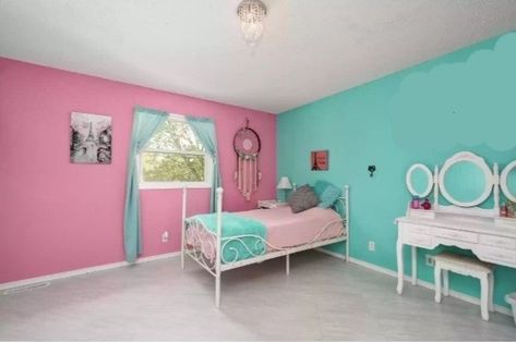 Pink Mint Lilac Bedroom, Room Color Design, Lilac Bedroom, Black Cottage, Deco Room, Best Room, Bedroom Color Combination, Turquoise Walls, Bedroom Wall Designs