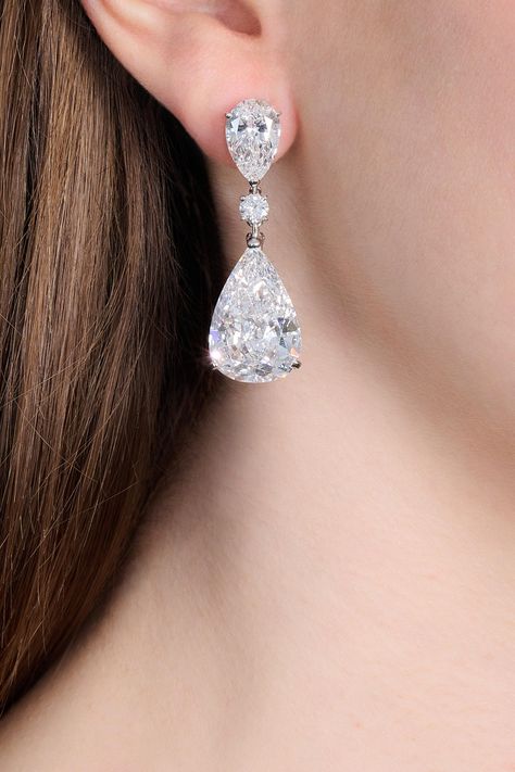 Highly Important pair of diamond pendent earrings | Magnificent Jewels and Noble Jewels | 2023 | Sotheby's Classic Diamond Earrings, Pear Earrings, Diamond Pendent, Bangles Jewelry Designs, Jewelry Boards, Pear Shaped Diamond, Bangles Jewelry, Pendant Set, Brilliant Cut Diamond