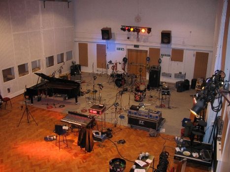 Music Studio Design, Record Studio, Professional Recording Studio, Abbey Road Studio, Music Recording, Audio Studio, Recording Studio Design, Acoustic Design, Recording Studios