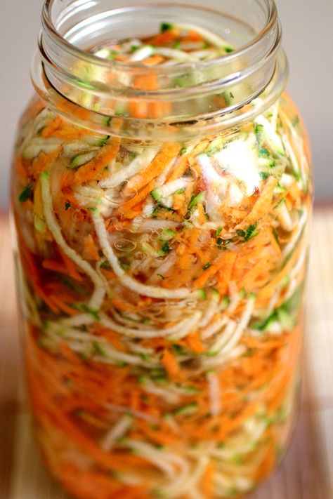 zuchinni sweet potato Cultured Vegetables, Fermented Vegetables Recipes, Cultured Food, Fermented Veggies, Fermentation Recipes, Fermented Vegetables, Probiotic Foods, Pickled Veggies, Pickling Recipes