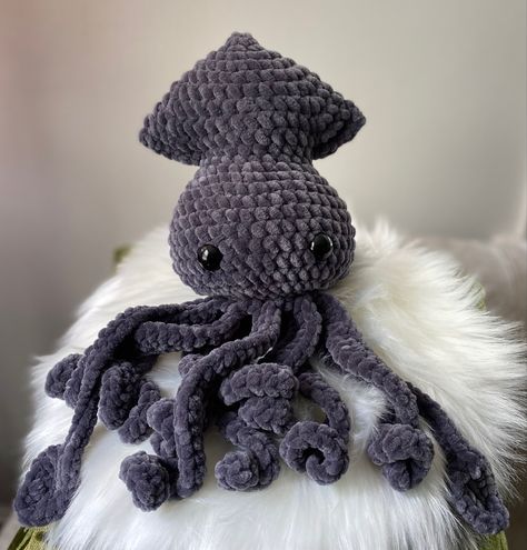 Toys Quotes, Crochet Pig, Crochet Octopus, Chenille Yarn, Beginner Crochet Projects, Fun Crochet Projects, Diy Crochet Projects, Crochet Toys Patterns, Amigurumi Free Pattern