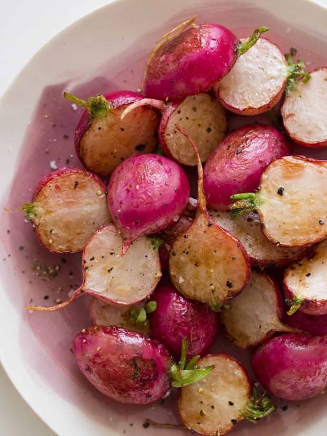 Roasted Radishes Recipe, Roasted Radishes, Radish Recipes, Radishes, Side Recipes, Veggie Dishes, Vegetable Dishes, Keto Dessert, Side Dish Recipes