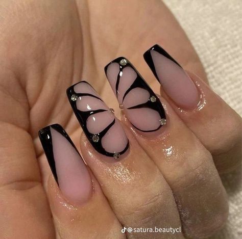 Simple Drawings On Nails, Square Black Nail Designs, Long Square Acrylic Nails Designs Simple, Euphoria Nails Ideas, Nail Drawing Designs, Maddie Nails, Maddy Nails, Black And White Acrylic Nails, Prom Nails Black