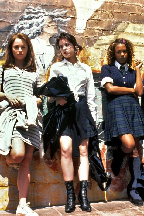 '90s Thriller Movies on Netflix Fairuza Balk, The Craft Movie, Boots Skirt, Makeup Brown, 90s Choker, 90s Films, Teen Witch, Robin Tunney, Choker Black