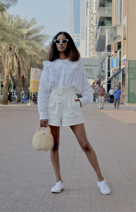 HOW TO STYLE THE PETER PAN BLOUSE White Peter Pan Collar Shirt Outfits, White Peter Pan Collar Shirt, Peter Pan Collar Shirt Outfit, Peter Pan Collar Blouse Outfit, Peter Pan Collar Outfit, Collar Blouse Outfit, Clean Outfits, Collared Shirt Outfits, Peter Pan Blouse