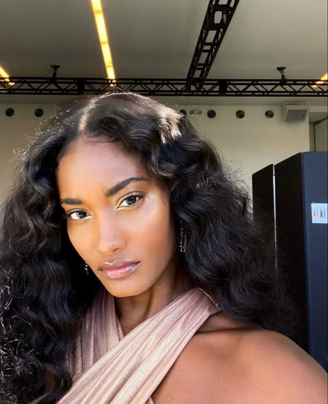 Melodie Monrose, Blowout Hair, Natural Hair Inspiration, Pretty Eyes, Cute Makeup, Aesthetic Hair, Natural Hair Care, Beautiful Black Women, Beauty Inspiration