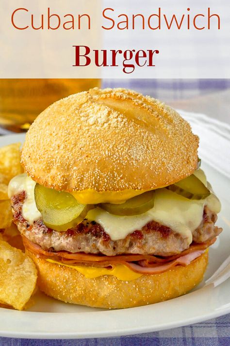 Ground Pork Sliders Recipes, Pork Patty Recipes, Cuban Burger, Pork Burgers Recipes, Sandwich Cubano, Sandwich Burger, Burger Bun, Ground Pork Recipes, Cheese Mozzarella