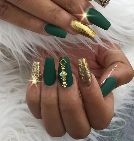 Forest Green with Gold Glitter Foil and Gold Studs Emerald Nails, Gold Acrylic Nails, Green Acrylic Nails, Dark Green Nails, Glitter Nails Acrylic, Green Nail Art, Gold Nail Designs, Gold Nail Art, Green Nail Designs