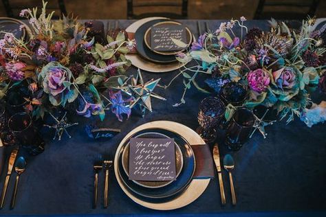 Gold Wedding Reception Tables, Celestial Wedding Theme, Gold Place Setting, Gold Wedding Reception, Starry Night Wedding, Violet Wedding, Gold Wedding Inspiration, Blue Wedding Inspiration, Celestial Wedding