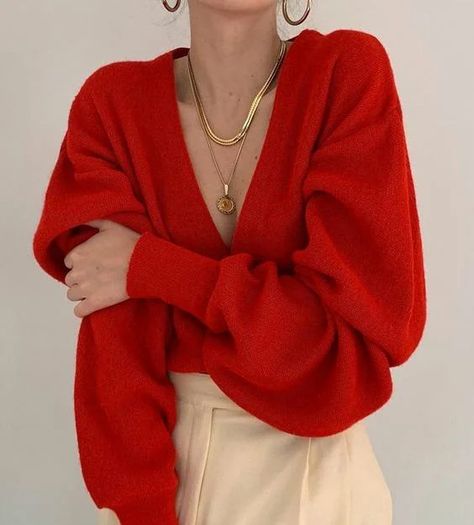 Deux Birds, Minimalist Fashion Winter, Casual Chic Outfits, Bohemian Fall, Outfits 90s, Oversized Knit Cardigan, Oversize Knit, Red Sweater, Casual Chic Outfit