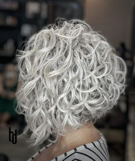 Stacked Inverted Bob, Braids Short, Inverted Bob Haircuts, Grey Curly Hair, Bob Haircut Curly, Styles Braids, Curly Hair Photos, Short Curly Haircuts, Short Grey Hair