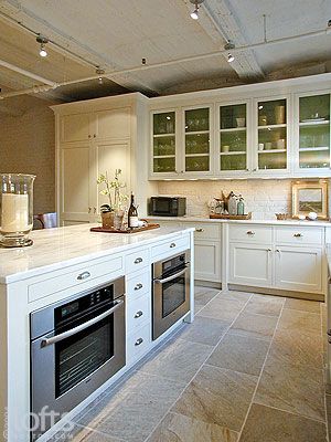 Using double ovens side-by-side rather than stacked on top of each other. Double Island Kitchen Layout, Kitchen Island Layout, Wall Oven Kitchen, Double Oven Kitchen, Double Island Kitchen, Double Ovens, Kitchens Ideas, Renovation Kitchen, New House - Kitchen