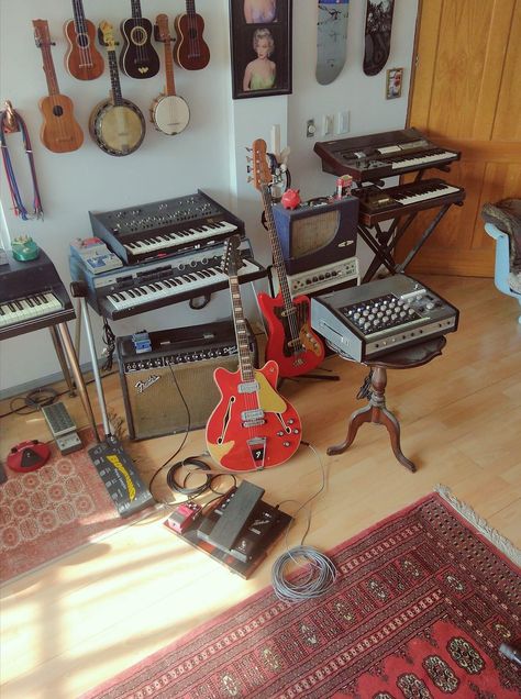 Musicians Room Aesthetic, Room With Instruments, Bedroom Music Studio Ideas, Musician Apartment Aesthetic, Guitar In Room Aesthetic, Room Full Of Instruments, Bedroom Music Studio, Home Music Studio Ideas, Music Room Office