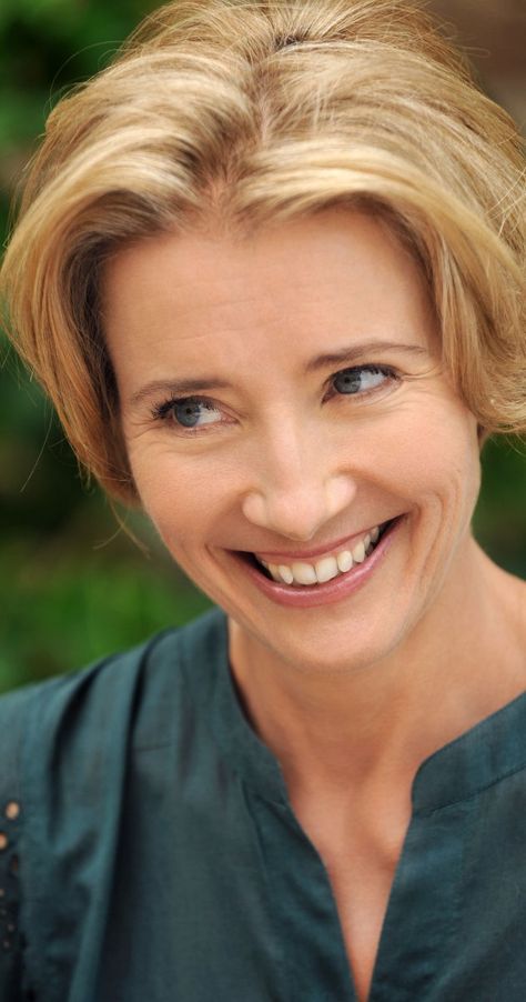 Emma Thompson. We may not agree on all subjects, but she is a model of poise, intelligence, wit, and thoughtfulness. Emma Thompson, Famous Women, Famous Faces, Inspirational Women, Role Models, Pretty Woman, Actors & Actresses, Beautiful People, Hair Hair