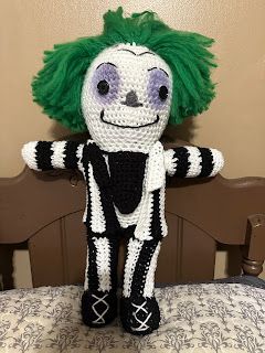 The Perfect Stitch...: Beetlejuice Doll New Stitch A Day, Crochet Hedgehog, Diy Gifts To Make, Crochet Triangle, Knitting Blogs, Lovey Blanket, Shawl Patterns, Bobble Stitch, Crochet Creations