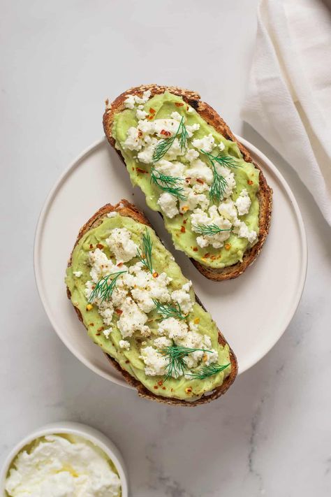 Avo On Toast, Acid Reflux Diet Meals, Avocado On Toast, Sourdough Toast, Sourdough Recipe, Healthy Avocado, High Protein Low Carb Recipes, Clean Eating Breakfast, Healthy Breakfasts