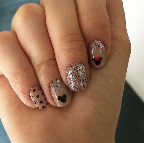 50 Disney Nail Designs That Will Make the Kid in You Flip Out: Every year, when the Super Bowl ends, we feel a major twinge of envy. Disney Nails October, Disney Nail Ideas, Disney Manicure, Mouse Nail Art, Disney Themed Nails, Mickey Mouse Nail Art, Disneyland Nails, Disney Nail Designs, Disney Inspired Nails