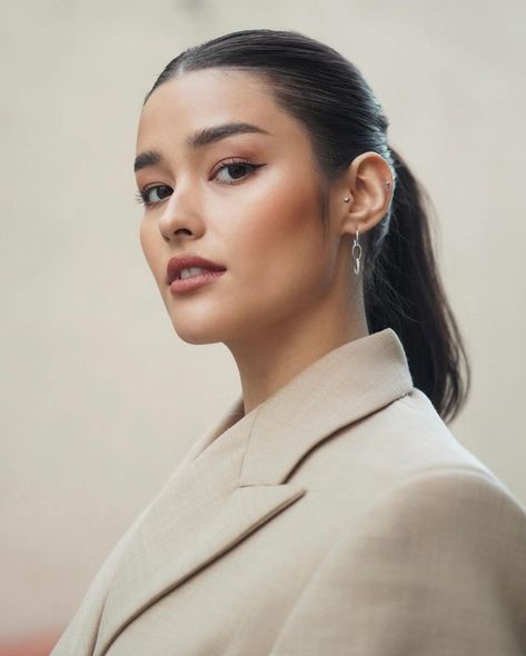 Lisa Soberano, Perfect Nose, Abs Cbn, Liza Soberano, Winter Love, January 25, Fall Makeup, Attractive People, Jennifer Lawrence