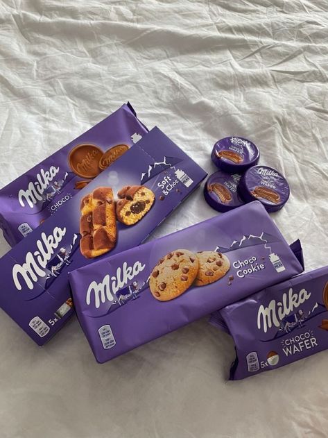 Milka Choco Aesthetic, Milka Aesthetic, Milka Choco, Milka Chocolate, Jelly Doughnuts, Chocolate Cake Designs, Movie Night Snacks, Chocolate World, Junk Food Snacks