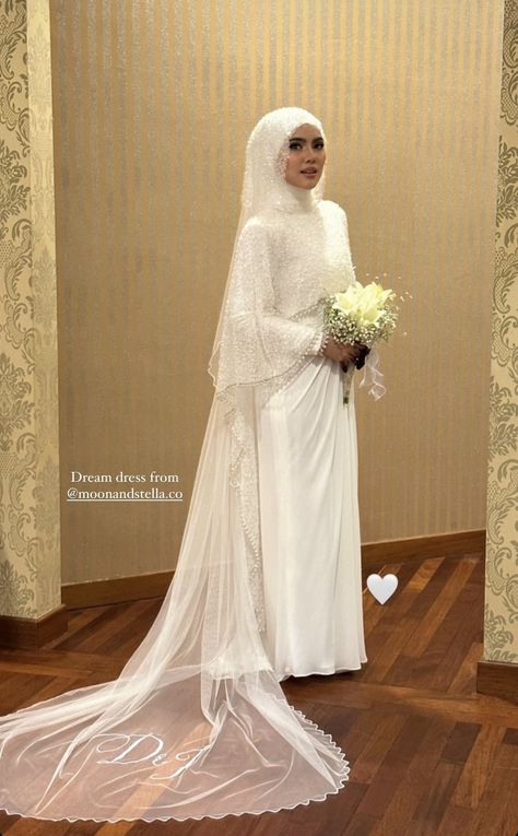 Hijabi Wedding Dress Desi, Modern Hijab Wedding Dresses, Nikah Hijab Style, Wedding Abaya Hijab Bride, Hijab Wedding Veil, Muslim Wedding Dress Hijab Bride Simple, Modest Nikkah Dress, Muslim Nikkah Dresses, Hijab For Bride