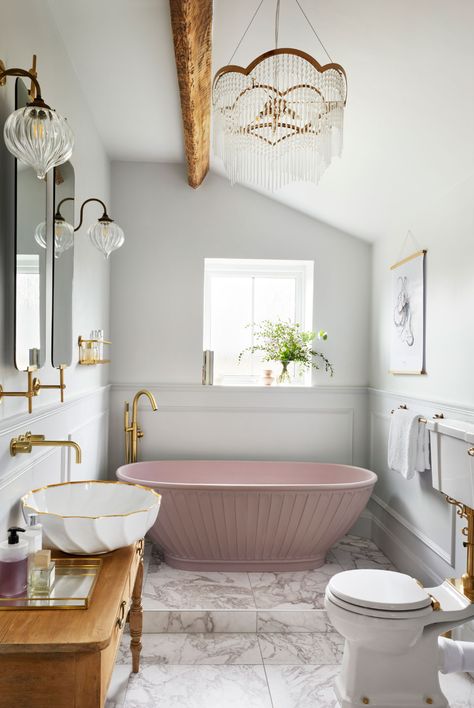 50 Ideas for small bathrooms: small bathroom design solutions | Homes & Gardens Traditional Bathroom Designs, Corner Bath, Bold Decor, Pink Baths, Bad Inspiration, Budget Bathroom, Small Bathroom Design, Modular Furniture, Classic Decor