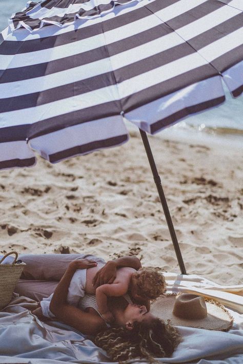 Family Beach Day, Things To Do In Summer, Beach Mom, Beach Week, Cheap Things To Do, Motherhood Photography, Family Shoot, Fort Myers Beach, Baby Boom