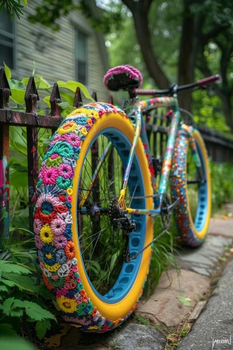 33 Creative DIY Yard Art Ideas You’ll Love To Craft 44 Diy Yard Art Ideas, Yard Art Ideas, Diy Yard Art, Yard Art Crafts, Bohemian Crafts, Creative Garden Decor, Painted Pinecones, Unique Garden Art, Mosaic Stepping Stones