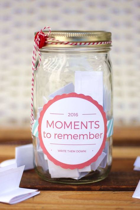 I’ve seen this idea floating around online in various forms for a couple years, and especially this past December. I’m determined to put it into action this year, especially as pretty m… Memory Jar Printable, Memory Jar Graduation, Memory Jars, Gratitude Jar, Happy Jar, Memory Jar, Graduation Party Centerpieces, Printable Ideas, Labels Printables Free