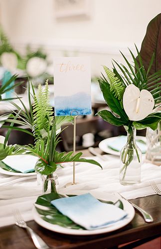 Fiesta Tropical, Tropical Home Decor, Catalina Island, Wedding Centerpieces Diy, Classy Wedding, Island Wedding, Wedding Table Centerpieces, Tropical Decor, Wedding Candles