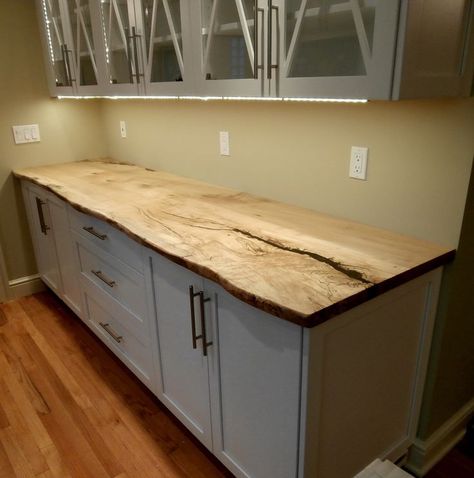 Reclaimed Wood Countertop, Dapur Rustic, Wood Countertops Kitchen, Replacing Kitchen Countertops, Kitchen Remodel Countertops, Outdoor Kitchen Countertops, Countertop Ideas, Rustic Kitchen Design, Countertop Design