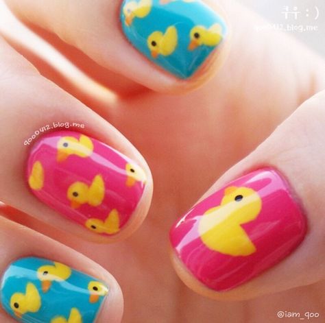 Nails With Ducks On Them, Easter Nails Aesthetic, Cute Funny Nail Ideas, Duck Nail Art Design, Nails Duck Design, Ducky Nails Design, Fun May Nails, Rubber Ducky Nails, Rubber Duck Nail Art