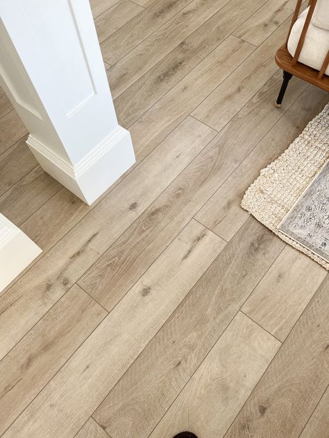 Best Vinyl Plank Flooring, Lifeproof Vinyl Flooring, Vinyl Hardwood Flooring, Living Room Floor Tiles, Room Floor Tiles, Vinyl Wood Flooring, Classy Living Room, White Oak Hardwood Floors, Lvp Flooring