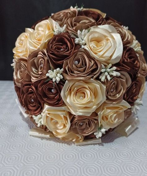 Brown And Gold Quince Theme, Shades Of Brown Wedding Bouquet, Champagne And Chocolate Wedding Colors, Champagne And Bronze Wedding, Brown And White Bouquet, Brown And Cream Wedding Decor, Gold And Brown Wedding Theme, Brown Quinceanera Theme, Brown Wedding Color Schemes