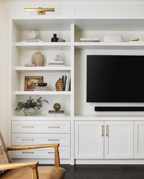 Built In Tv Wall Unit Modern, Stand Decoration Ideas, Modern Media Wall, Tv Wall Unit Designs, Shelving Decor, Built In Wall Units, Wall Unit Designs, Built In Entertainment Center, Long Living Room