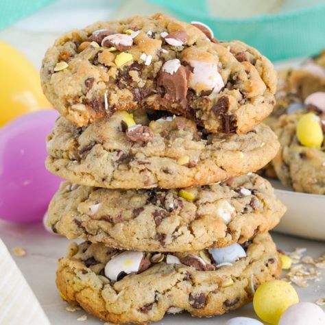 Cadbury Egg Oatmeal Chocolate Chip Easter Cookies Recipe Cadbury Egg Cookies, Easter Chocolate Chip Cookies, Egg Oatmeal, Cadbury Cookies, Basic Chocolate Chip Cookies, Cadbury Mini Eggs, Easter Cookie Recipes, Egg Cookies, Cadbury Eggs