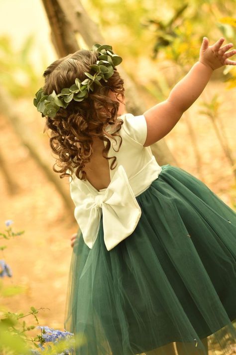 Fall Flower Girl, Elegant Flower Girl Dress, Green Flower Girl Dresses, Satin Flower Girl Dress, Emerald Green Weddings, Green Wedding Colors, Tulle Flower Girl, White Flower Girl Dresses, Tulle Flowers