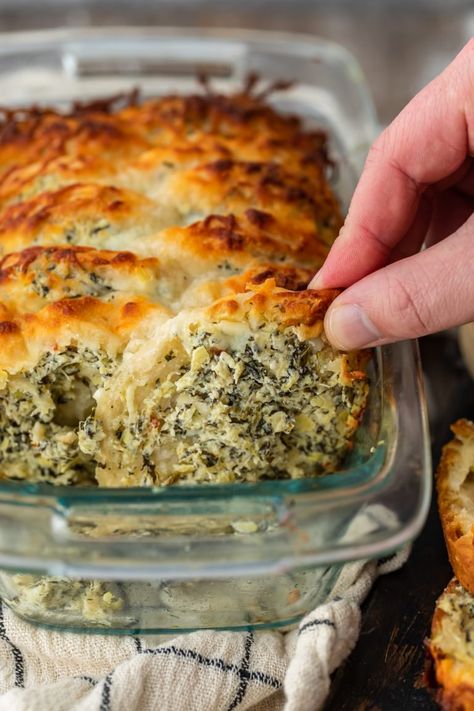 Spinach Artichoke Dip Pull Apart Bread is the perfect way to get that delicious spinach artichoke flavor in the form of an easy bread. Make it as an appetizer or a tasty side dish to serve with your favorite dinners. This pull apart bread recipe is super simple and super flavorful! Healthy Tortilla Soup, Artichoke Bread, Healthy Chicken Tortilla Soup, Best Spinach Artichoke Dip, Bread Pull Apart Recipes, Artichoke Dip Recipe, Chicken Tortillas Soups Recipe, The Cookie Rookie, Tortilla Soup Recipe