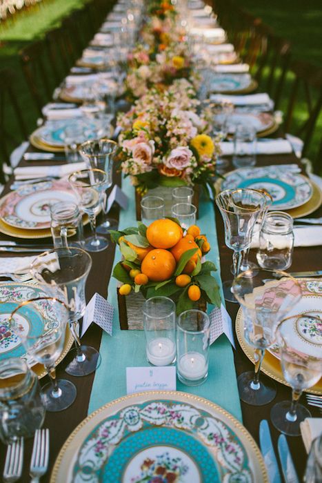 http-::ruffledblog.com:colorful-sonoma-valley-wedding: Tafel Decor, Beautiful Tablescapes, Beautiful Table Settings, Pretty Tables, Long Table, Wedding Table Settings, Wedding Tablescapes, Vintage China, Rehearsal Dinner