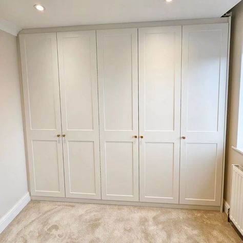 Introducing our stunning fitted shaker door wardrobes, perfect for any modern home! 👌🏼 With a sleek and stylish design, our Wardrobes will transform any space into a clutter-free haven. 💫 Book a free showroom or home design visit today Call us at 07985355647 or 02034883347 https://www.metrowardrobes.co.uk/shakerstyle/ #FittedWardrobes #ShakerDoors #MetroWardrobes #InteriorDesign #HomeDecor Shaker Wardrobe Doors, Shaker Wardrobe, Modern Fitted Wardrobes, Shaker Doors, Fitted Wardrobes, Door Wardrobe, Fitted Furniture, Wardrobe Doors, Built In Wardrobe