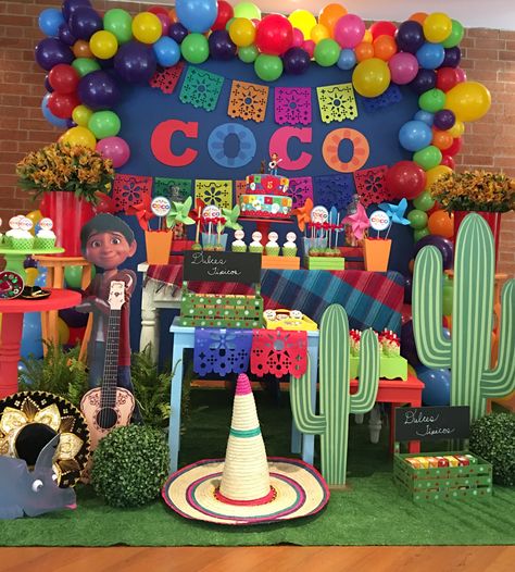 Fiesta coco Coco Themed Party Decorations, Coco Movie Decorations, Disney Coco Backdrop, Coco Movie Birthday Party Ideas, Coco Themed First Birthday Party, Coco Birthday Theme, Coco Movie Party Ideas, Coco Birthday Party Ideas Girl, Coco Birthday Party Ideas For Boys