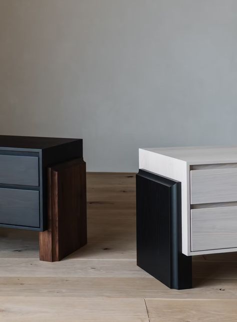 Skylar Morgan Furniture Прикроватные Тумбочки, Furniture Bedside Table, Night Table, Furniture Details, Hotels Design, Small Tables, Boy's Room, Furniture Plans, Bedside Table