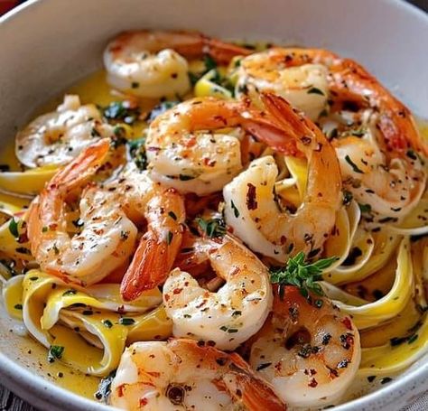 Garlicky Shrimp Scampi with Linguine Garlicky Shrimp Scampi With Linguine, Shrimp Scampi And Linguine Recipe, Seafood Scampi Recipe, Shrimp Linguine Recipe, Shrimp Scampi Linguine, Shrimp Meals, Garlicky Shrimp, Seafood Meals, Creamy Shrimp Pasta