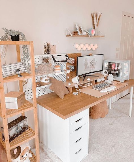 Gaming Desk Setup, Cozy Desk, Table Study, Study Desk Decor, Cozy Office, Cozy Home Office, Desk Inspiration, Office Room Decor, Study Room Decor