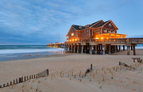 12 Best Things To Do In Nags Head NC You Shouldn't Miss - Southern Trippers Outer Banks North Carolina Vacation, Nags Head North Carolina, Kill Devil Hills Nc, Nc Beaches, North Carolina Vacations, Moon Beach, Seaside Art, Outer Banks North Carolina, Nags Head