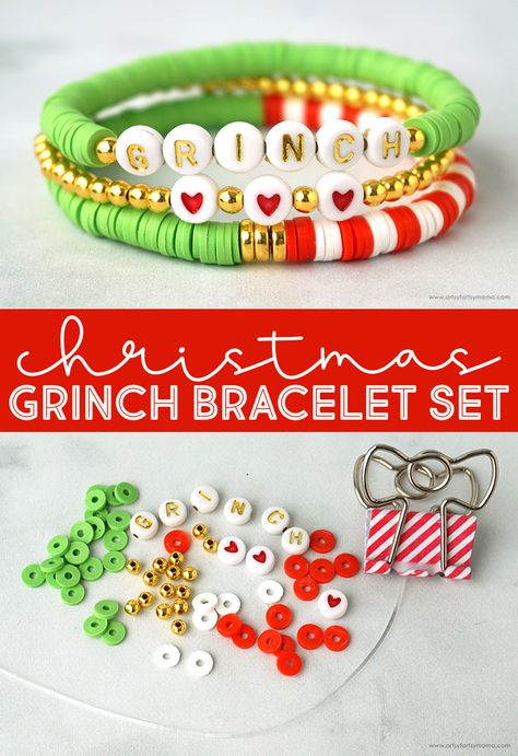 Christmas Bead Bracelets Diy, Diy Flat Beaded Bracelet, Grinch Friendship Bracelet, Christmas Bracelet Ideas Diy, Clay Christmas Bracelets, Clay Bead Bracelet Ideas Holiday, Christmas Diy Jewelry Ideas, Holiday Clay Bead Bracelet Ideas, Grinch Beaded Bracelet